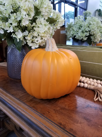 Large Pumpkin - 9"