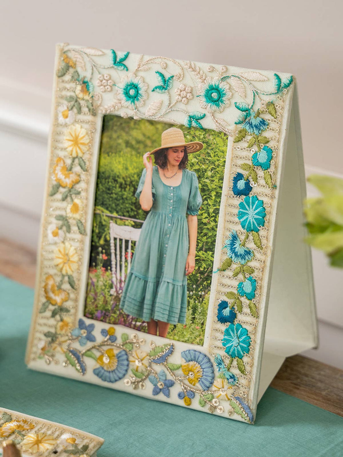 Bel Canto Picture Frame: Aqua